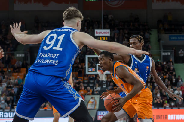 在进攻和防 在进攻和防