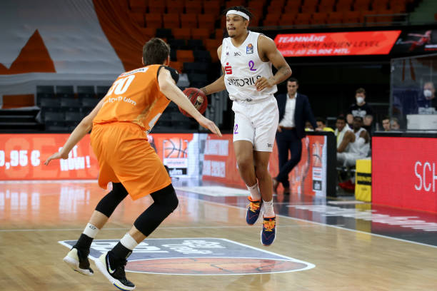 莱昂内尔 莱昂内尔