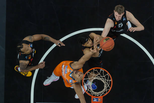 在多家豪门 在多家豪门