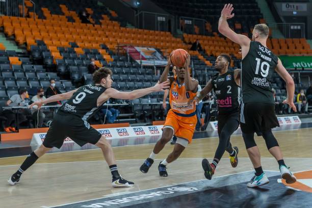 尔洛和博格 尔洛和博格